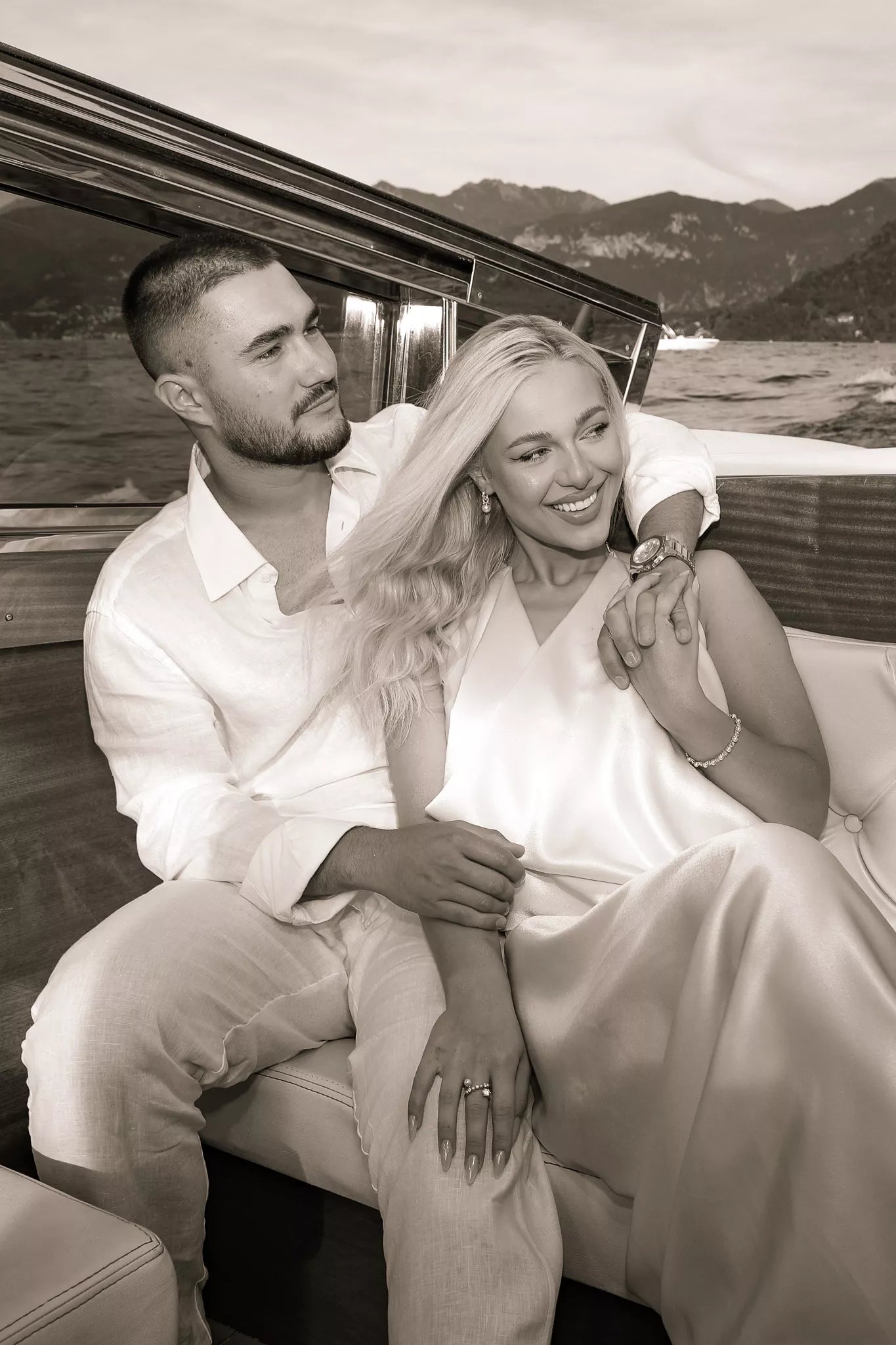 Engagement session in Bellagio with elegant waterfront portraits on Lake Como